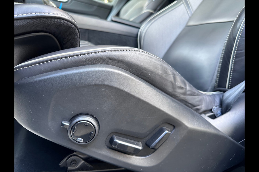 Volvo XC60 B5 Ultimate Dark ORG NL / HK AUDIO / MEMORY / PANO / LANE / NAP