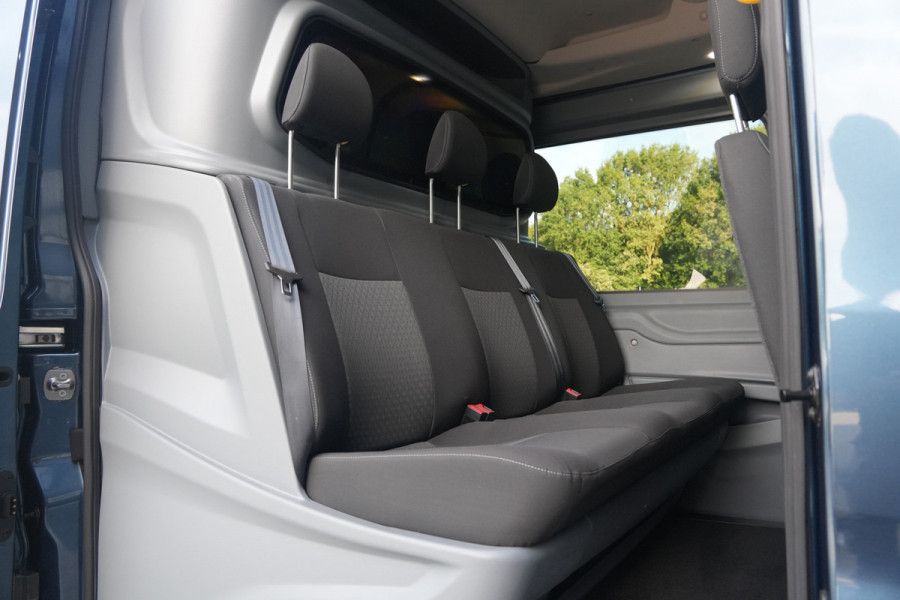 Ford Transit 350 2.0 TDCI L3H2 Limited DC 185pk 5 Zits - 2x Schuif - Trekhaak - Cruise - Camera - Bi Xenon - Carplay/Android - Rijklaar