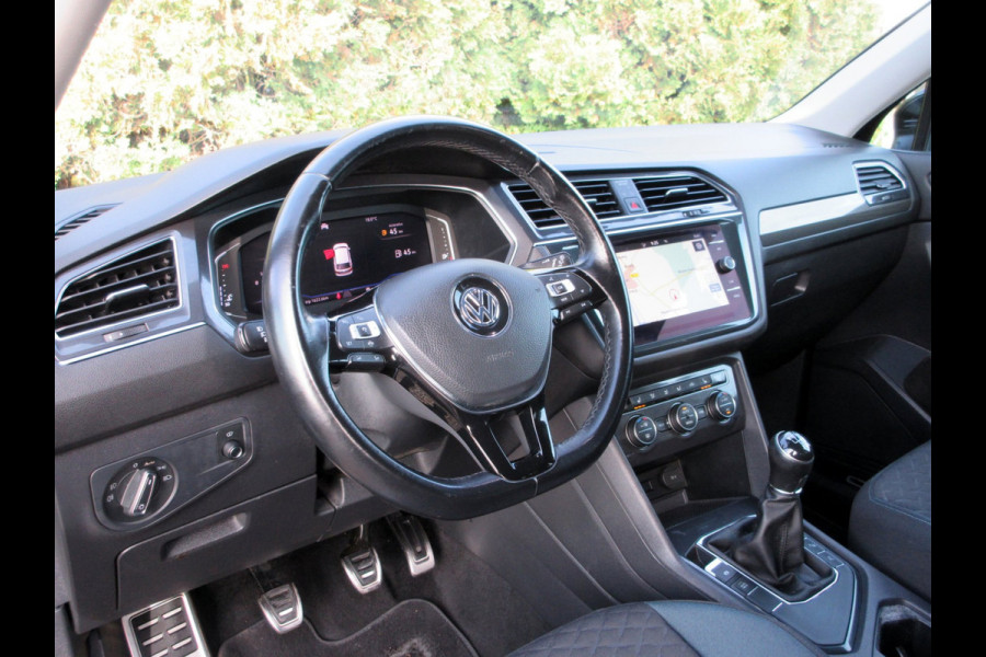 Volkswagen Tiguan Allspace 1.5 TSI Comfortline Business * 7persoons * Trekhaak *