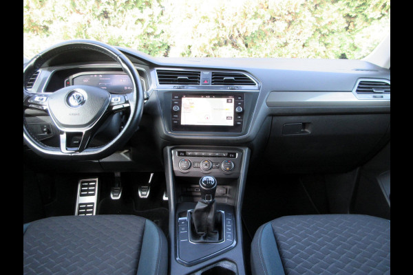 Volkswagen Tiguan Allspace 1.5 TSI Comfortline Business * 7persoons * Trekhaak *