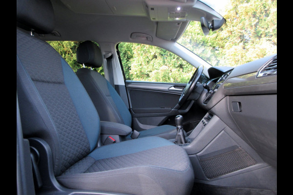 Volkswagen Tiguan Allspace 1.5 TSI Comfortline Business * 7persoons * Trekhaak *
