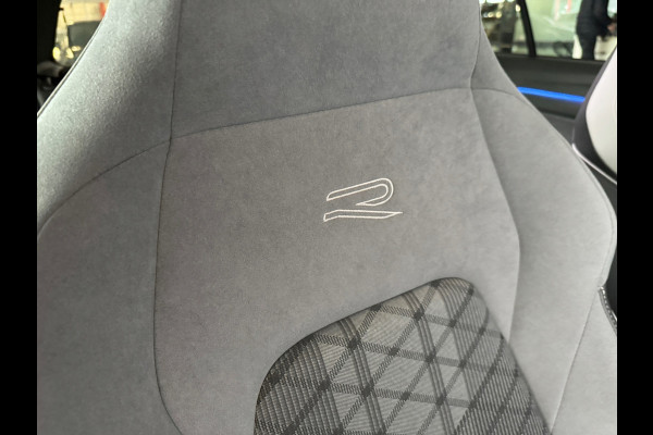 Volkswagen Golf 1.5 eTSI R-Line Pano|Sfeer|Camera|CarPlay