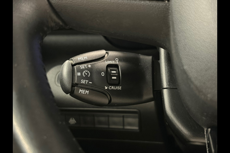 Toyota PROACE CITY Verso 1.2 Turbo L1*5Pers*Design*Panoramadak*PDC*Camera*Navi*Trekhaak*Apple-Carplay*Cruise-Control*