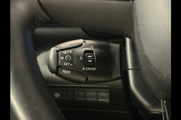 Toyota PROACE CITY Verso 1.2 Turbo L1*5Pers*Design*Panoramadak*PDC*Camera*Navi*Trekhaak*Apple-Carplay*Cruise-Control*