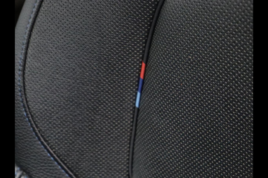 BMW X2 xDrive25e High Executive | Pano-Dak | Stoelverwarming | LED | Navigatie |