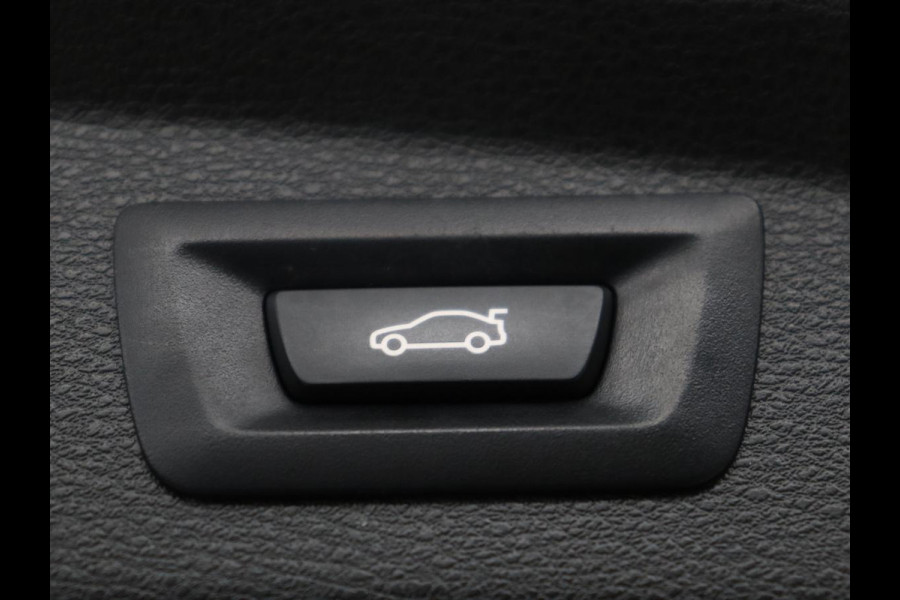 BMW X2 xDrive25e High Executive | Pano-Dak | Stoelverwarming | LED | Navigatie |