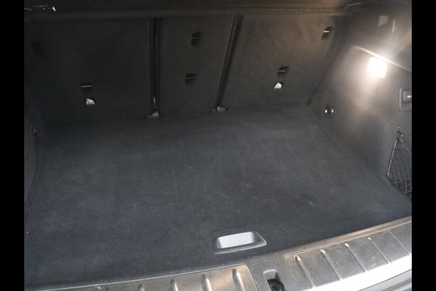 BMW X2 xDrive25e High Executive | Pano-Dak | Stoelverwarming | LED | Navigatie |