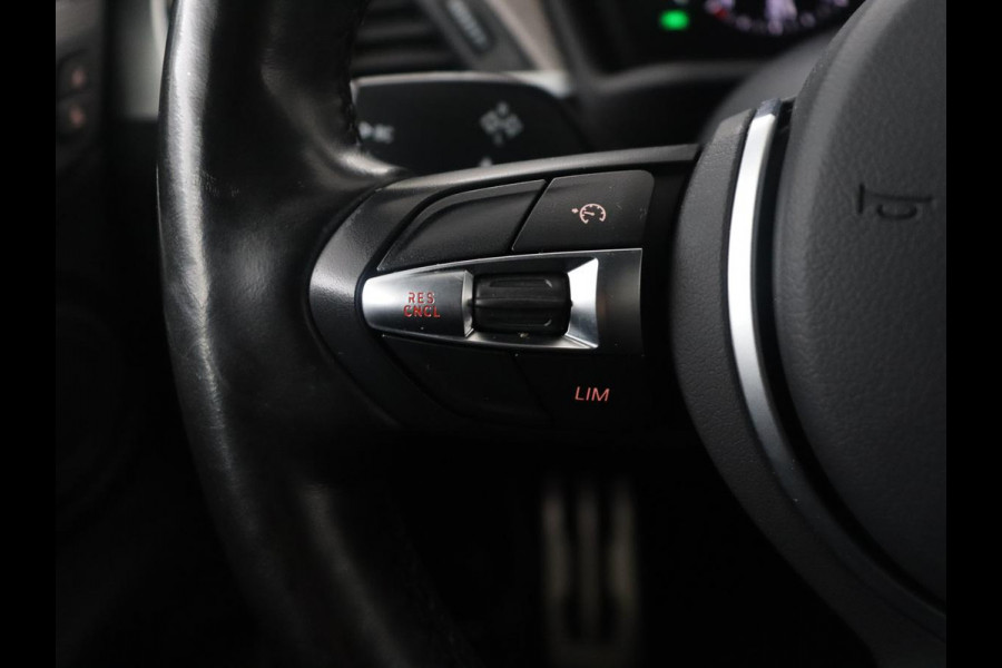 BMW X2 xDrive25e High Executive | Pano-Dak | Stoelverwarming | LED | Navigatie |