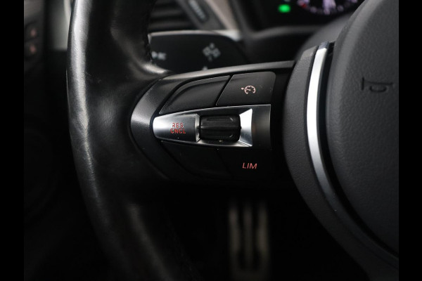 BMW X2 xDrive25e High Executive | Pano-Dak | Stoelverwarming | LED | Navigatie |