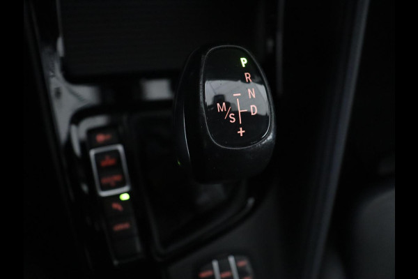 BMW X2 xDrive25e High Executive | Pano-Dak | Stoelverwarming | LED | Navigatie |