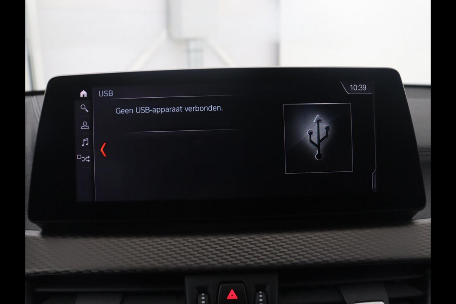 BMW X2 xDrive25e High Executive | Pano-Dak | Stoelverwarming | LED | Navigatie |