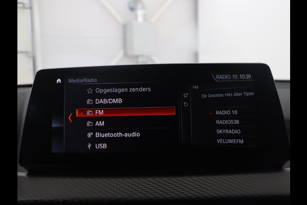 BMW X2 xDrive25e High Executive | Pano-Dak | Stoelverwarming | LED | Navigatie |