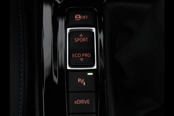 BMW X2 xDrive25e High Executive | Pano-Dak | Stoelverwarming | LED | Navigatie |