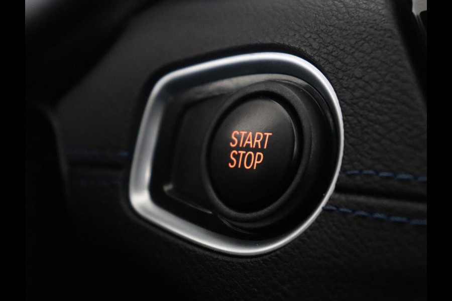 BMW X2 xDrive25e High Executive | Pano-Dak | Stoelverwarming | LED | Navigatie |