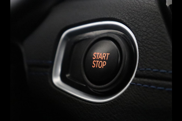 BMW X2 xDrive25e High Executive | Pano-Dak | Stoelverwarming | LED | Navigatie |