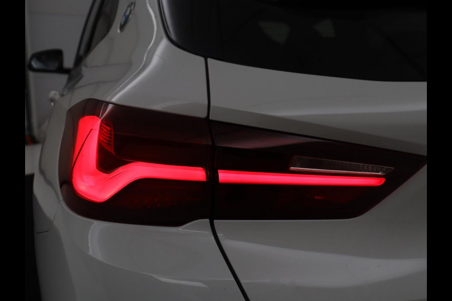BMW X2 xDrive25e High Executive | Pano-Dak | Stoelverwarming | LED | Navigatie |