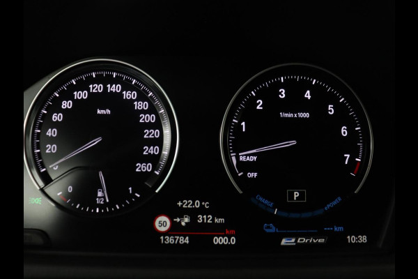 BMW X2 xDrive25e High Executive | Pano-Dak | Stoelverwarming | LED | Navigatie |