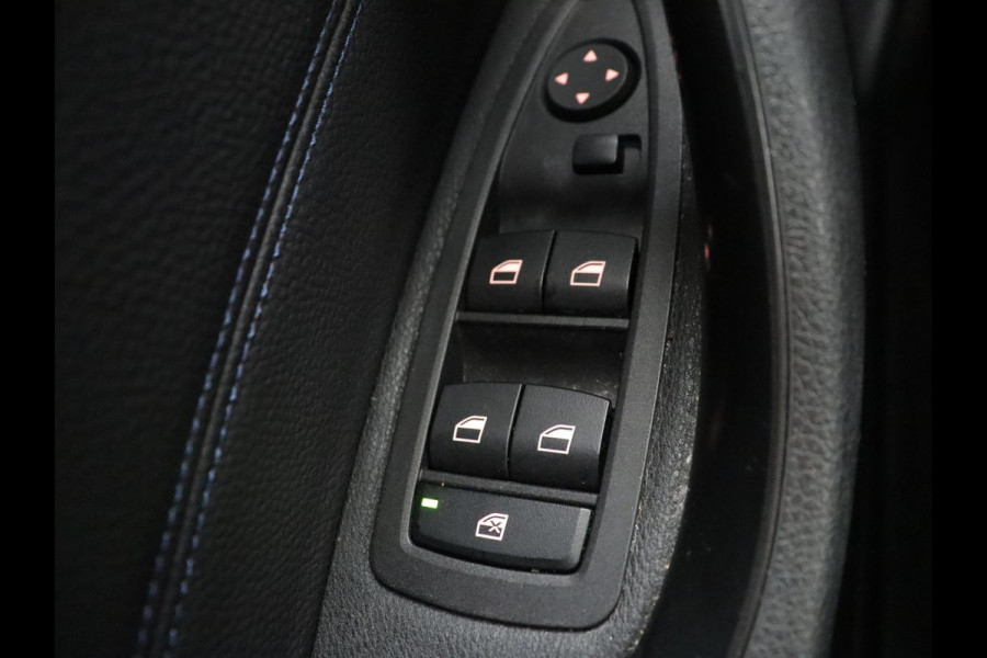 BMW X2 xDrive25e High Executive | Pano-Dak | Stoelverwarming | LED | Navigatie |