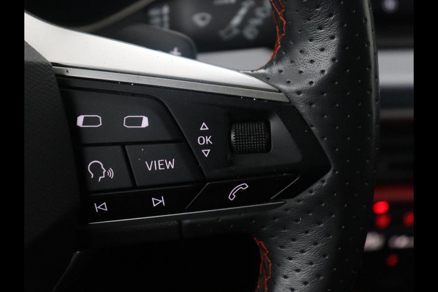 Seat Ibiza 1.0 EcoTSI FR Business Intense | Adaptive cruise | Camera | Carplay | Climate control | Stoelverwarming | Virtual dashboard | Full LED | Sfeerverlichting | Park assist |