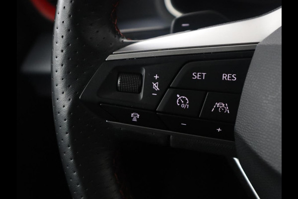 Seat Ibiza 1.0 EcoTSI FR Business Intense | Adaptive cruise | Camera | Carplay | Climate control | Stoelverwarming | Virtual dashboard | Full LED | Sfeerverlichting | Park assist |