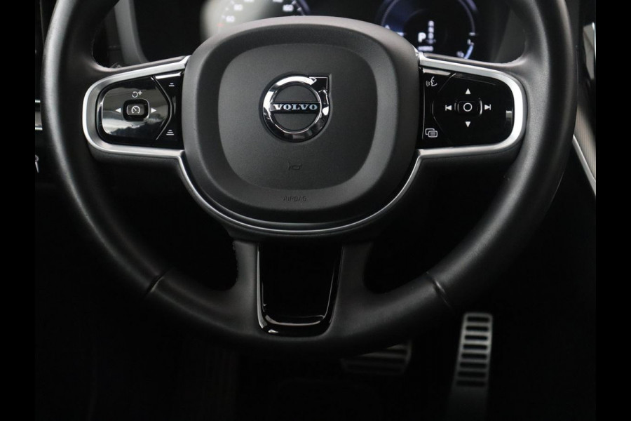 Volvo S60 2.0 Recharge T8 AWD R-Design | SOH 95,6% | 360 Camera | Trekhaak | Navigatie | Apple Carplay | Stoelverwarming | Harman/Kardon | Stoel- en stuurverwarming