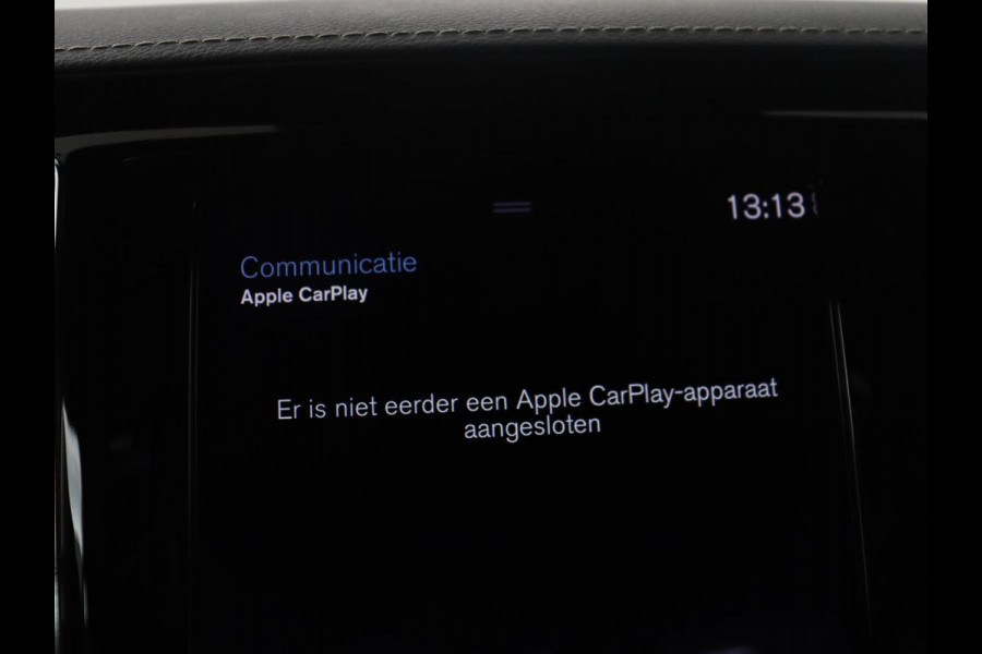 Volvo S60 2.0 Recharge T8 AWD R-Design | SOH 95,6% | 360 Camera | Trekhaak | Navigatie | Apple Carplay | Stoelverwarming | Harman/Kardon | Stoel- en stuurverwarming