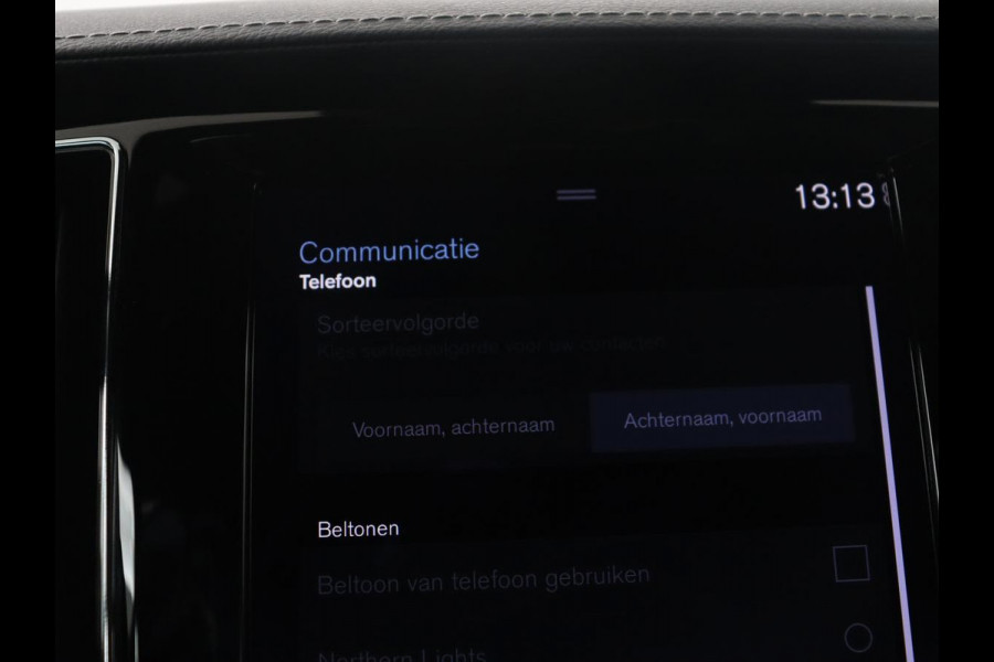 Volvo S60 2.0 Recharge T8 AWD R-Design | SOH 95,6% | 360 Camera | Trekhaak | Navigatie | Apple Carplay | Stoelverwarming | Harman/Kardon | Stoel- en stuurverwarming