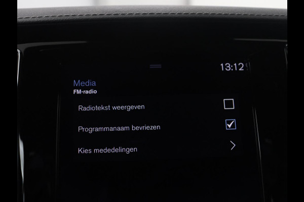 Volvo S60 2.0 Recharge T8 AWD R-Design | SOH 95,6% | 360 Camera | Trekhaak | Navigatie | Apple Carplay | Stoelverwarming | Harman/Kardon | Stoel- en stuurverwarming