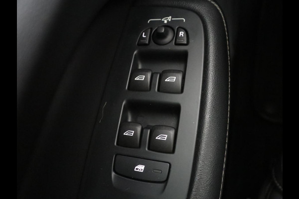 Volvo S60 2.0 Recharge T8 AWD R-Design | SOH 95,6% | 360 Camera | Trekhaak | Navigatie | Apple Carplay | Stoelverwarming | Harman/Kardon | Stoel- en stuurverwarming