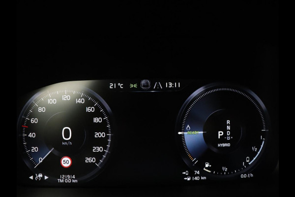 Volvo S60 2.0 Recharge T8 AWD R-Design | SOH 95,6% | 360 Camera | Trekhaak | Navigatie | Apple Carplay | Stoelverwarming | Harman/Kardon | Stoel- en stuurverwarming