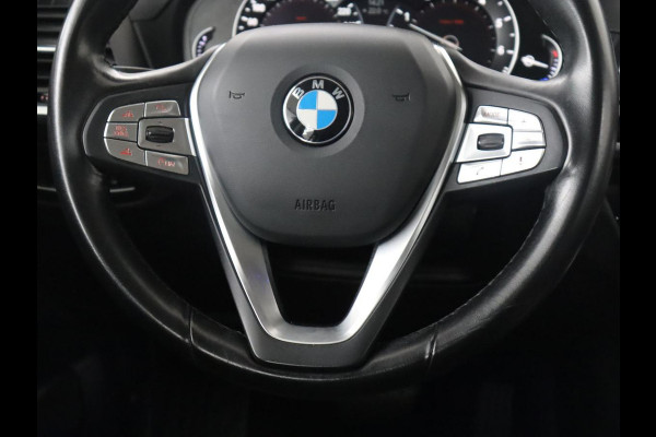 BMW X3 xDrive20i | Trekhaak | Panoramadak | Adaptive cruise | Half Leder | Head-up | Camera | Sfeerverlichting | Climate control | Stoelverwarming | Full LED |