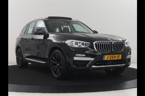 BMW X3 xDrive20i | Trekhaak | Panoramadak | Adaptive cruise | Half Leder | Head-up | Camera | Sfeerverlichting | Climate control | Stoelverwarming | Full LED |