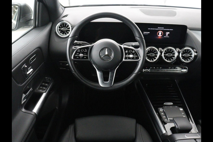 Mercedes-Benz GLA 250 e Luxury Line | SOH 92,9% | Half leder | Memory | Stoelverwarming | Adaptive cruise | Sfeerverlichting | Carplay | Camera | Park assist | Elektrische achterklep | Keyless