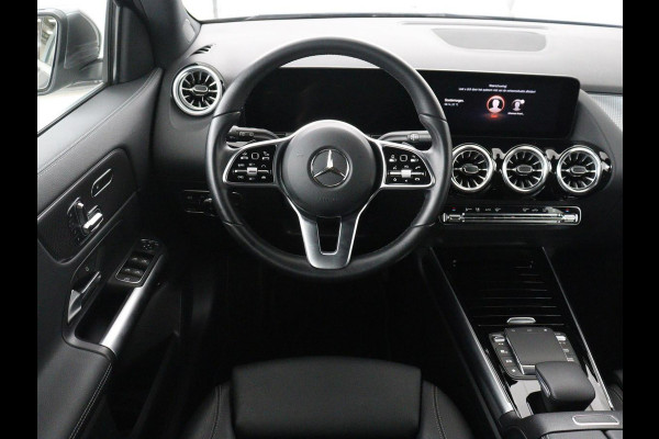 Mercedes-Benz GLA 250 e Luxury Line | SOH 92,9% | Half leder | Memory | Stoelverwarming | Adaptive cruise | Sfeerverlichting | Carplay | Camera | Park assist | Elektrische achterklep | Keyless
