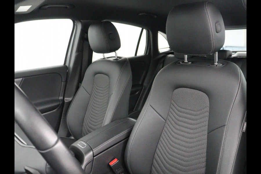 Mercedes-Benz GLA 250 e Luxury Line | SOH 92,9% | Half leder | Memory | Stoelverwarming | Adaptive cruise | Sfeerverlichting | Carplay | Camera | Park assist | Elektrische achterklep | Keyless