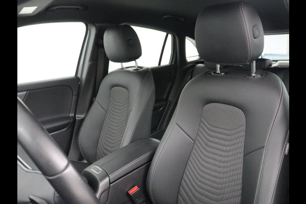 Mercedes-Benz GLA 250 e Luxury Line | SOH 92,9% | Half leder | Memory | Stoelverwarming | Adaptive cruise | Sfeerverlichting | Carplay | Camera | Park assist | Elektrische achterklep | Keyless