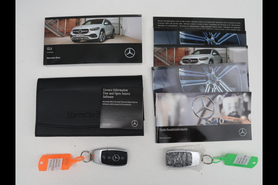 Mercedes-Benz GLA 250 e Luxury Line | SOH 92,9% | Half leder | Memory | Stoelverwarming | Adaptive cruise | Sfeerverlichting | Carplay | Camera | Park assist | Elektrische achterklep | Keyless