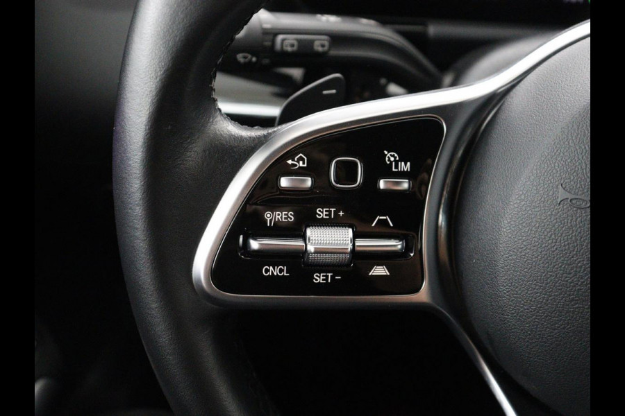 Mercedes-Benz GLA 250 e Luxury Line | SOH 92,9% | Half leder | Memory | Stoelverwarming | Adaptive cruise | Sfeerverlichting | Carplay | Camera | Park assist | Elektrische achterklep | Keyless