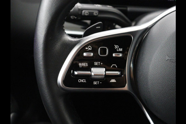 Mercedes-Benz GLA 250 e Luxury Line | SOH 92,9% | Half leder | Memory | Stoelverwarming | Adaptive cruise | Sfeerverlichting | Carplay | Camera | Park assist | Elektrische achterklep | Keyless