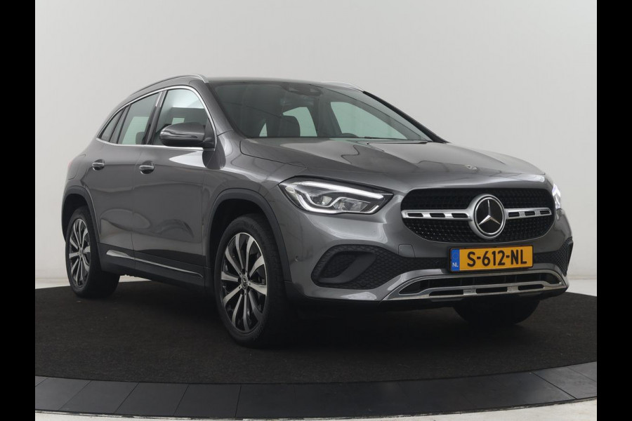 Mercedes-Benz GLA 250 e Luxury Line | SOH 92,9% | Half leder | Memory | Stoelverwarming | Adaptive cruise | Sfeerverlichting | Carplay | Camera | Park assist | Elektrische achterklep | Keyless