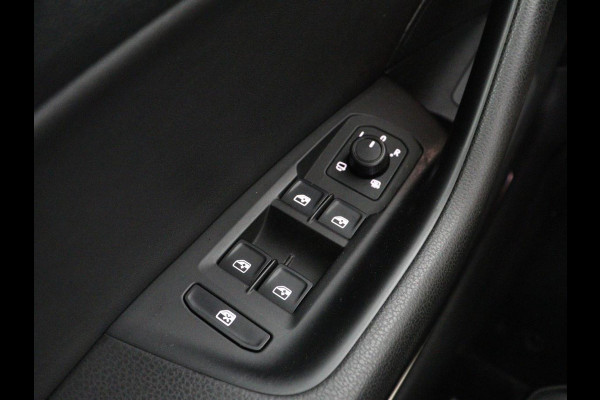 Volkswagen Arteon 1.5 TSI Business R | Panoramadak | Leder/alcantara | Stoelverwarming | Adaptive cruise | Carplay | Sfeerverlichting | Camera | Park assist | Trekhaak