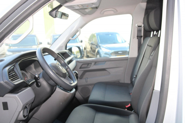 Volkswagen Transporter 2.0 TDI L1H1 30 / 3-Pers. / AppConnect / Nw Model