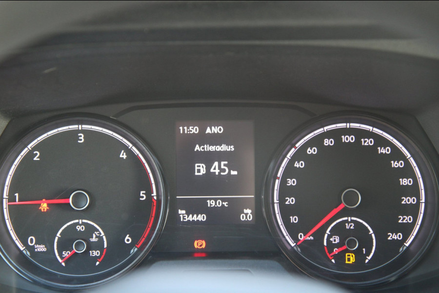 Volkswagen Transporter 2.0 TDI L1H1 30 / 3-Pers. / AppConnect / Nw Model