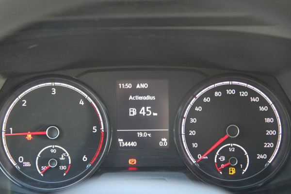 Volkswagen Transporter 2.0 TDI L1H1 30 / 3-Pers. / AppConnect / Nw Model