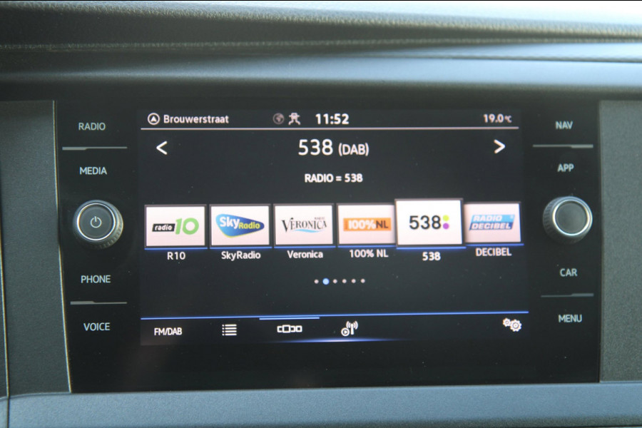 Volkswagen Transporter 2.0 TDI L1H1 30 / 3-Pers. / AppConnect / Nw Model