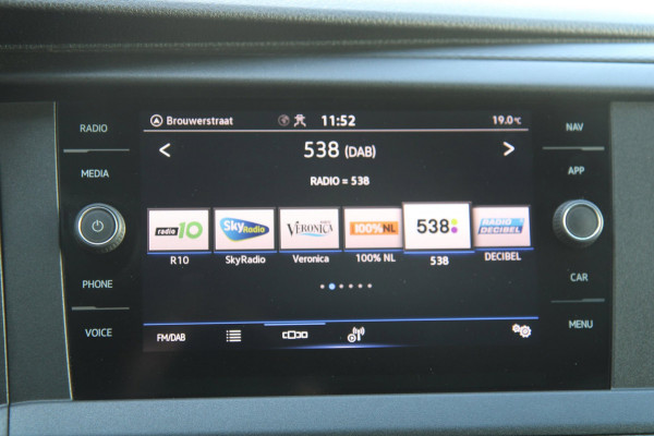 Volkswagen Transporter 2.0 TDI L1H1 30 / 3-Pers. / AppConnect / Nw Model