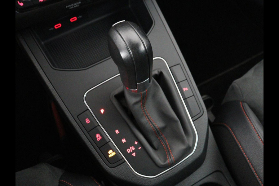 Seat Ibiza 1.0 EcoTSI FR Business Intense | Leder/alcantara | Adaptive cruise | Stoelverwarming | Carplay | Camera | Park assist | Climate control | Virtueel dashboard | 17" velgen