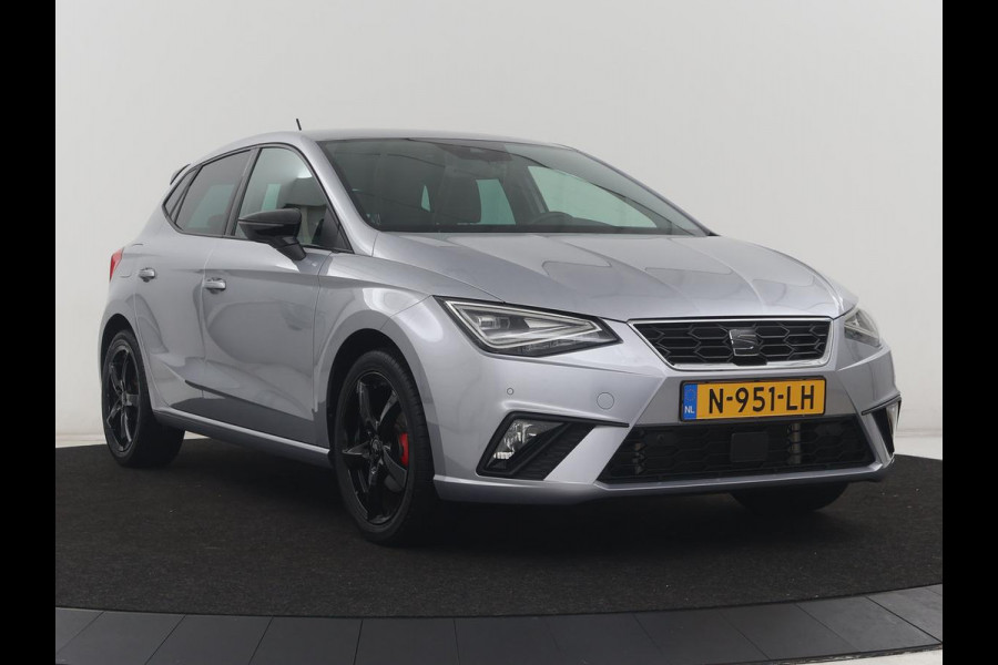 Seat Ibiza 1.0 EcoTSI FR Business Intense | Leder/alcantara | Adaptive cruise | Stoelverwarming | Carplay | Camera | Park assist | Climate control | Virtueel dashboard | 17" velgen