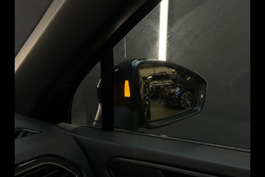 Volkswagen Tiguan 1.5 TSI R Line Pano|Keyless|Sfeer|360Camera
