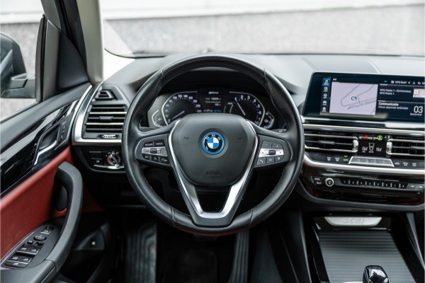 BMW X3 xDrive30e SOH 99% / LED / Camera / All-Season / Carplay /